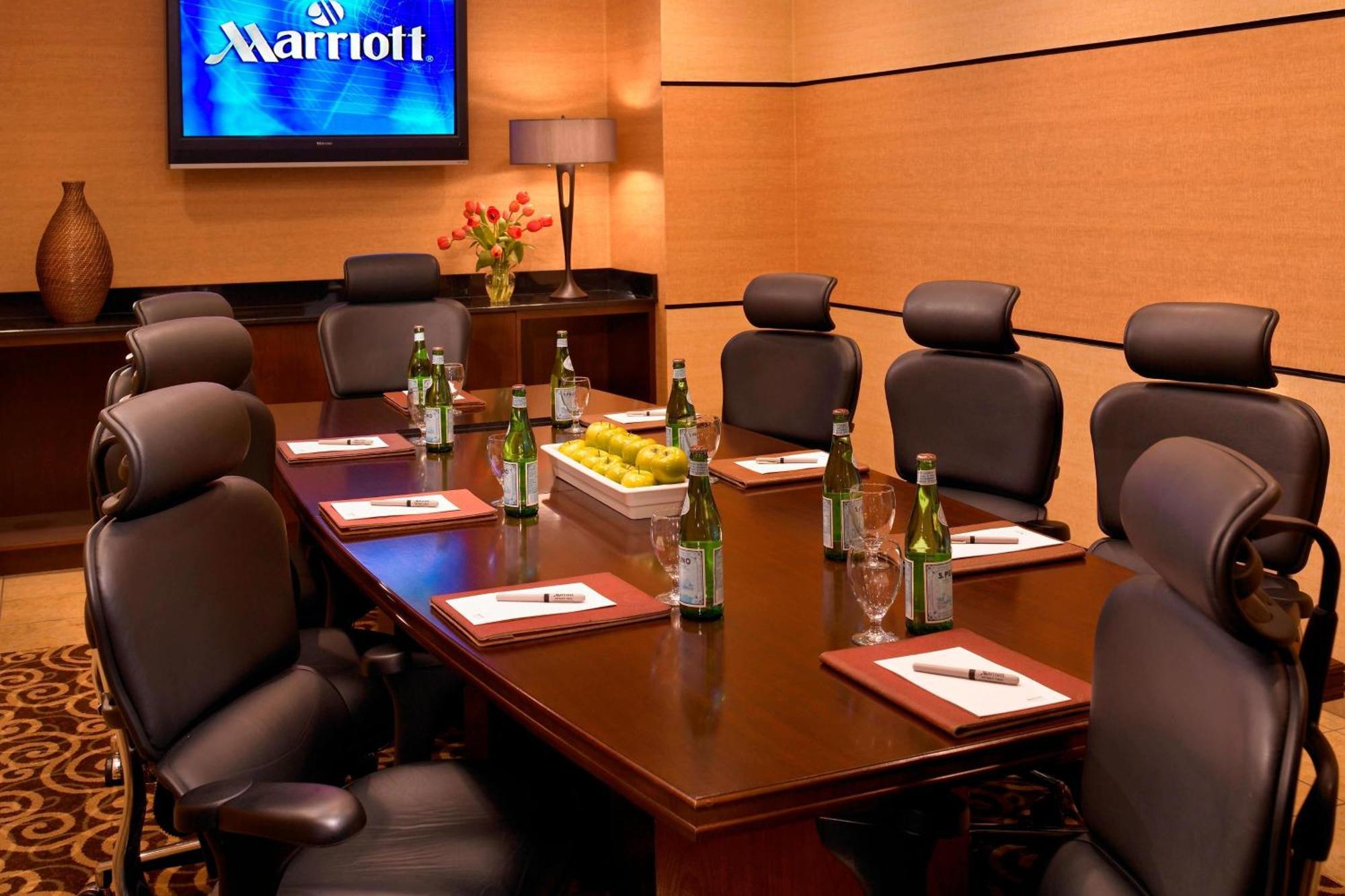 מלון Detroit Marriott טרוי מראה חיצוני תמונה