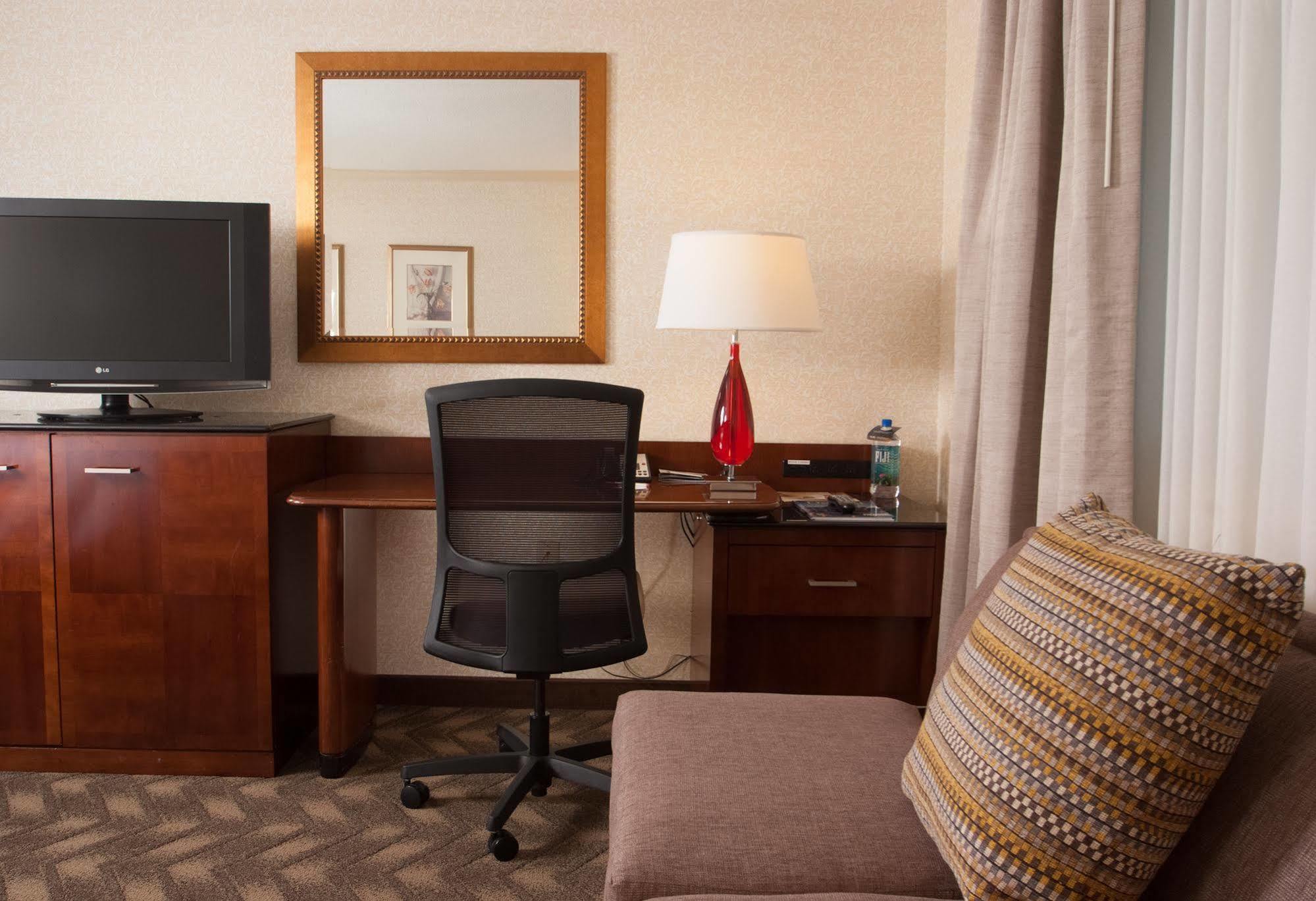 מלון Detroit Marriott טרוי מראה חיצוני תמונה